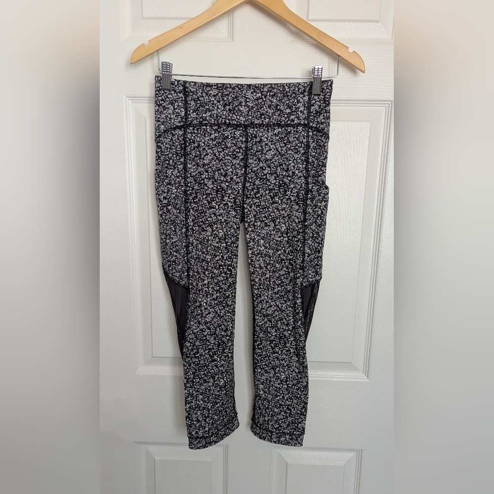 Lululemon Sole Training Cropped Leggings Daisy Dust Alpine White/Black